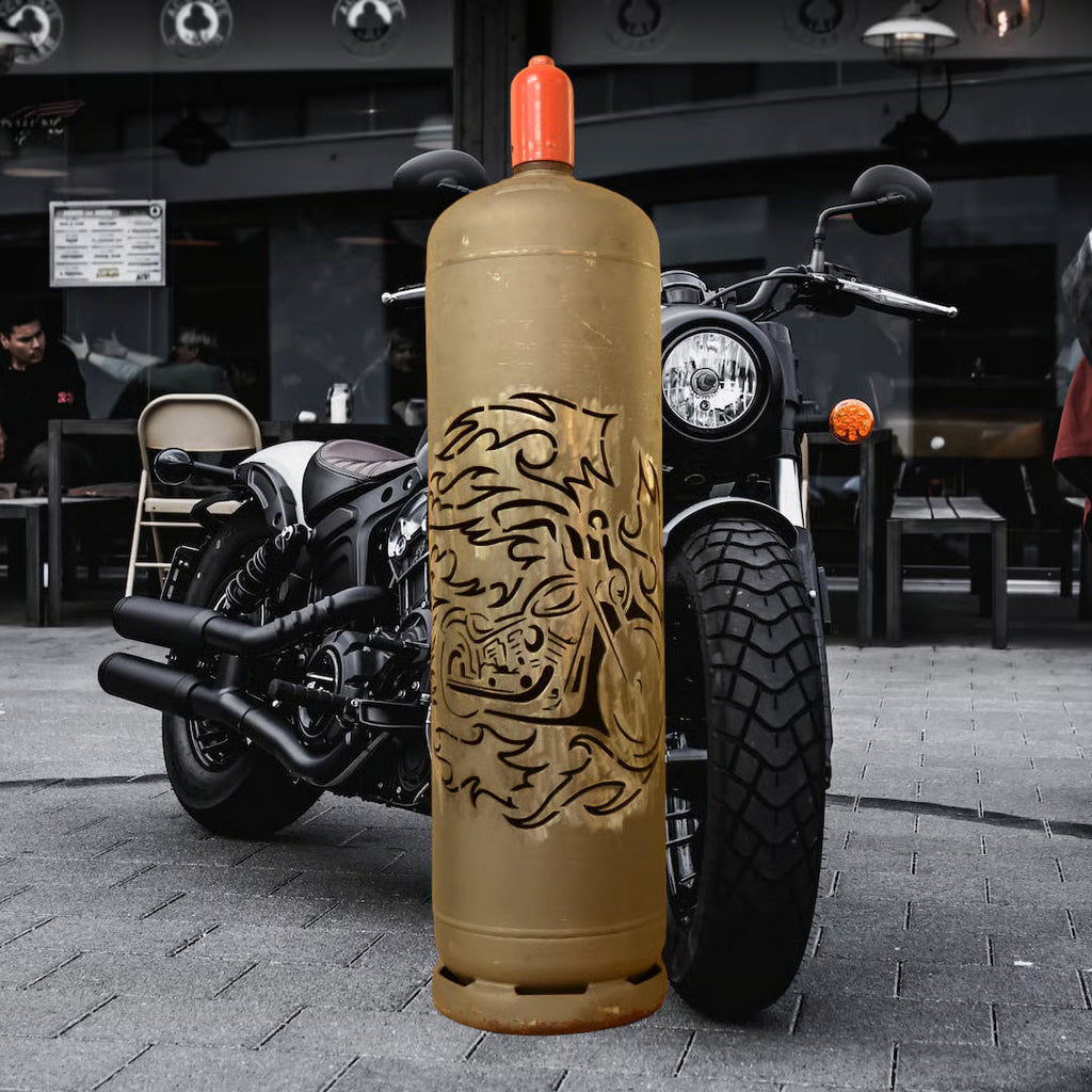 Feuertonne Motorrad in Flammen